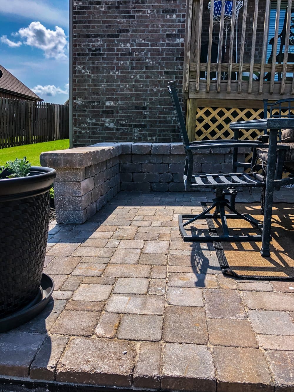 Paver patio and seating wall